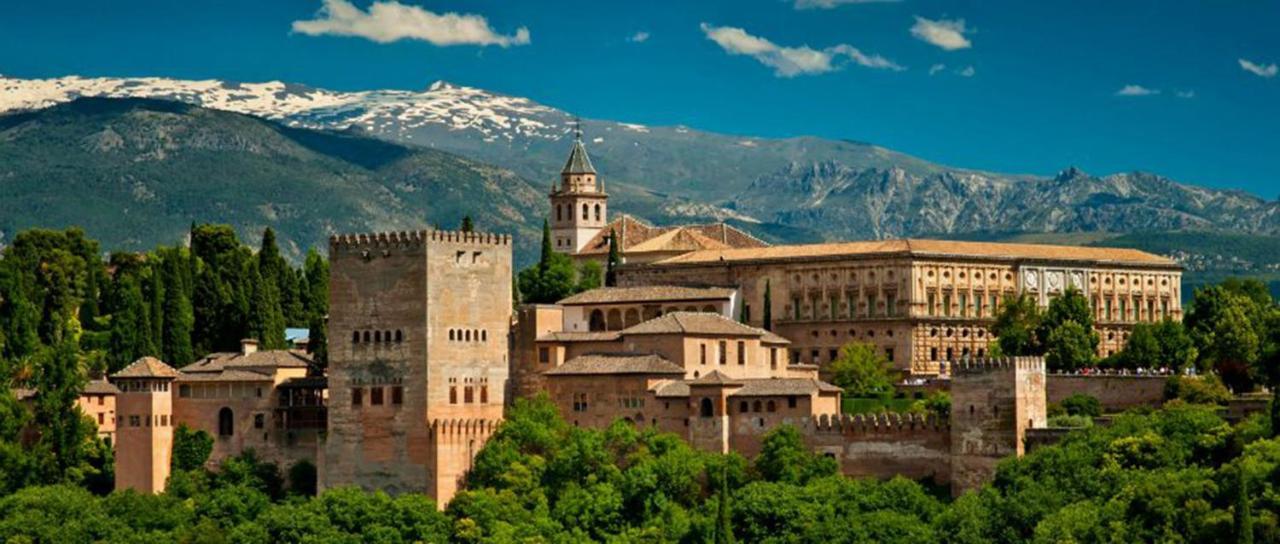 Amplio Y Centrico, Recien Reformado, Calefaccion Central, Jardines, Supermercados, Cafeterias Y Todos Los Servicios En El Corazon De La Ciudad Granada Bagian luar foto